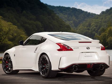 nissan 370z.